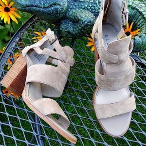 Hinge Tigeen Tan Leather Suede Ankle Strap Heels 9